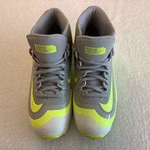 Nike BSBL Huarache Fastflex Cleats Size 3.5Y US